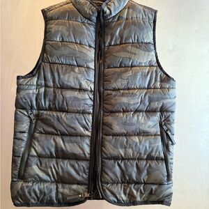 Urban Republic Men's Gray Camouflage Vest